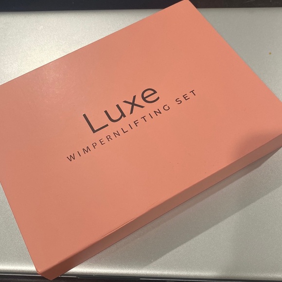 New Luxe Wimperlifting eyelash set - Picture 1 of 3